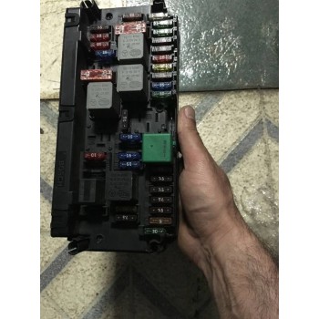 MERCEDES ÇIKMA PARÇA ÖN SEM BEYNİ SİGORTA KUTUSU A2049009701- 2049009701